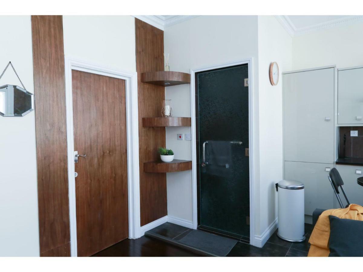 Pass The Keys West End Apartment Near Tottenham Court Road ลอนดอน ภายนอก รูปภาพ